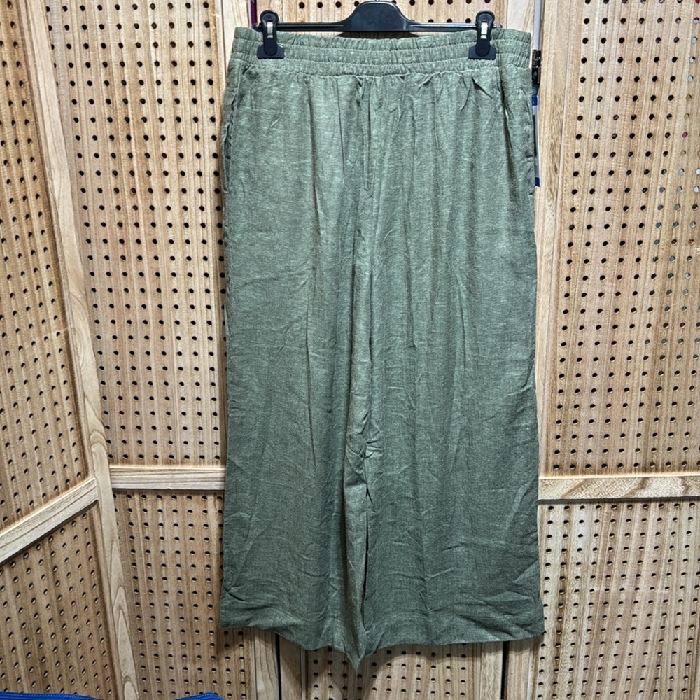 Ella Moss Olive Wide-Leg Cropped Pleated Pants - Picture 5 of 13